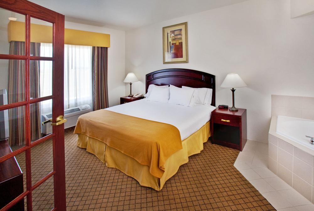 Holiday Inn Express & Suites Le Mars By Ihg Exterior foto
